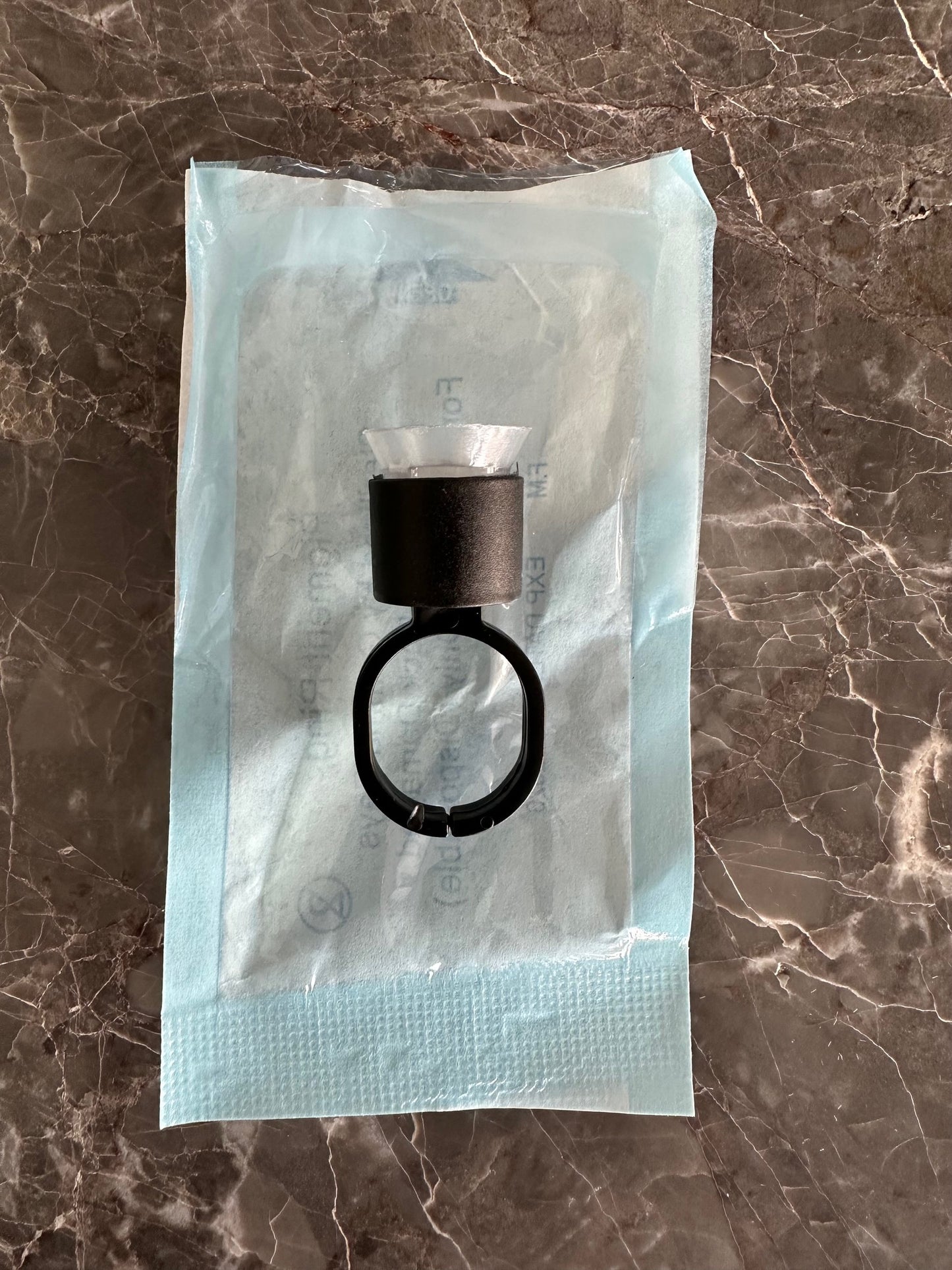Pigment holder/ring til finger